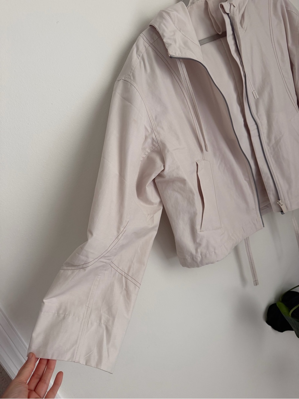 Lululemon Water-Resistant Cropped Hooded Jacket in Light Ivory/Sheer Oak - Picture 6 of 6